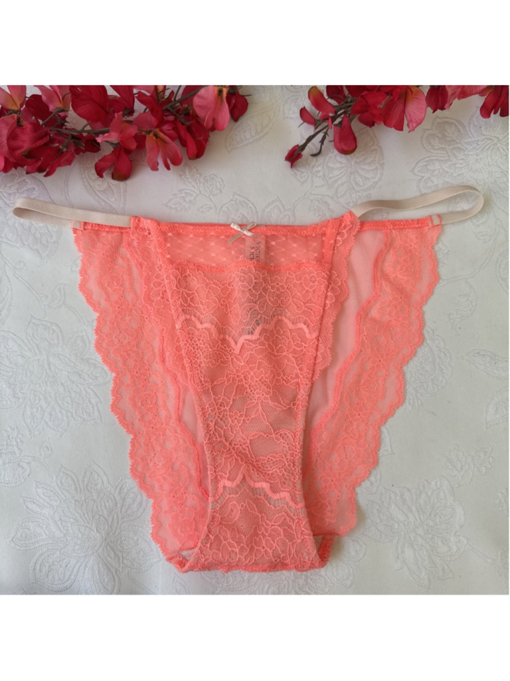 VICTORIA'S SECRET M CORAL DREAM ANGELS FLORAL LACE STRING BIKINI PANTIES NWT
